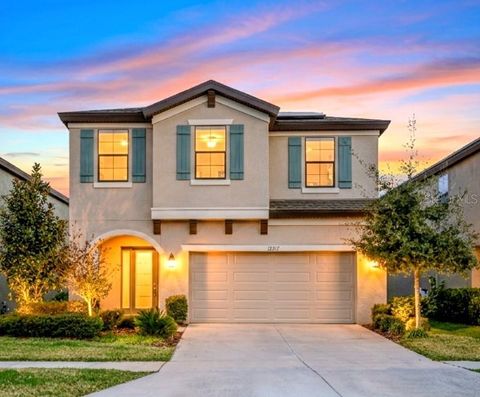 Photo of 12517 Horseshoe Bend Drive, Lithia, FL 33547 (MLS # TB8483130)