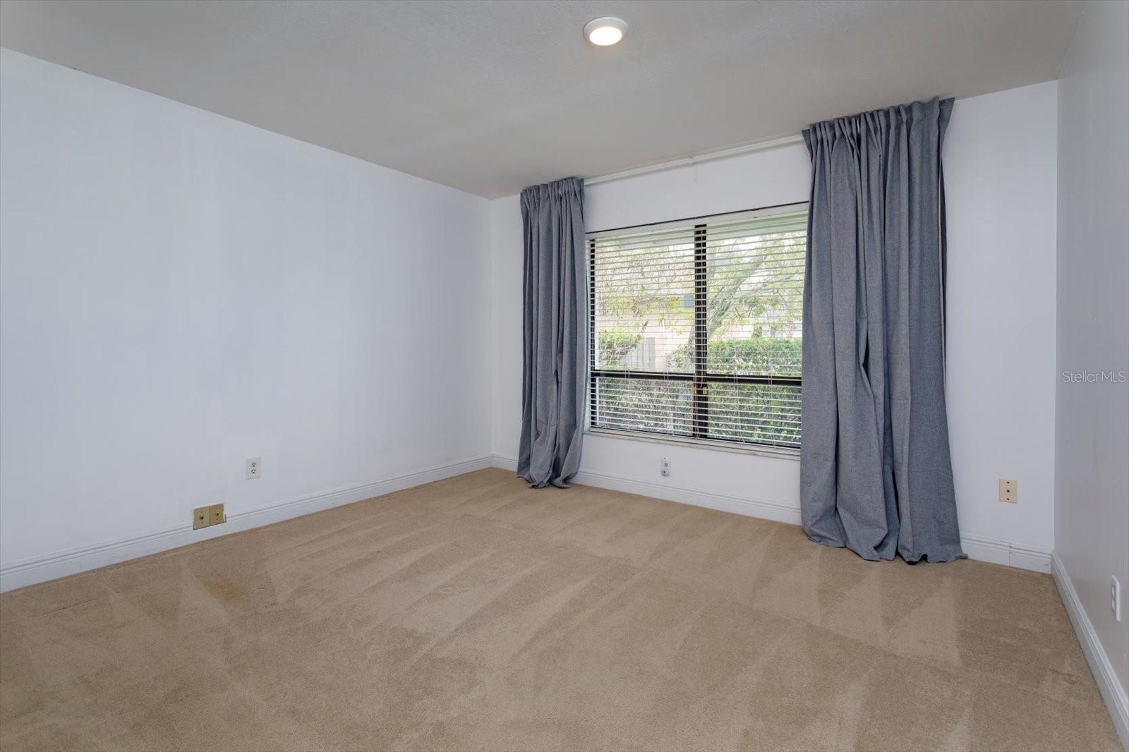 BAY LAKES AT GRANADA SEC 06 - Residential Lease