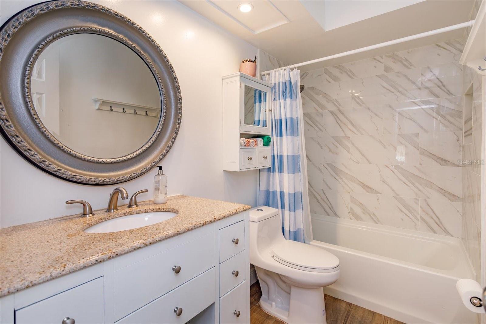 BAY LAKES AT GRANADA SEC 06 - Residential Lease