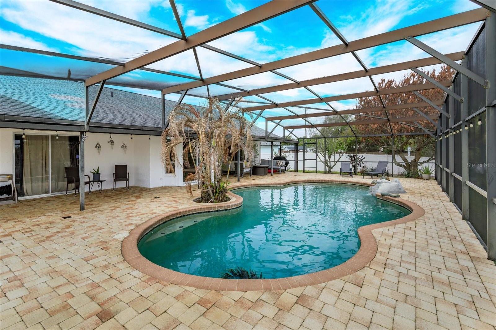 BAY LAKES AT GRANADA SEC 06 - Residential Lease