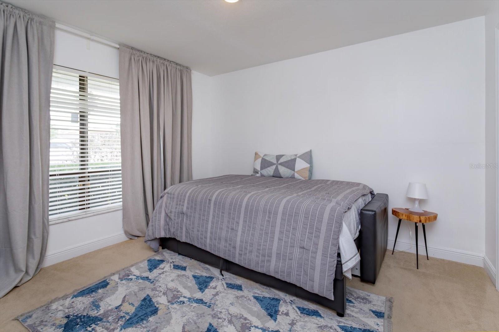 BAY LAKES AT GRANADA SEC 06 - Residential Lease