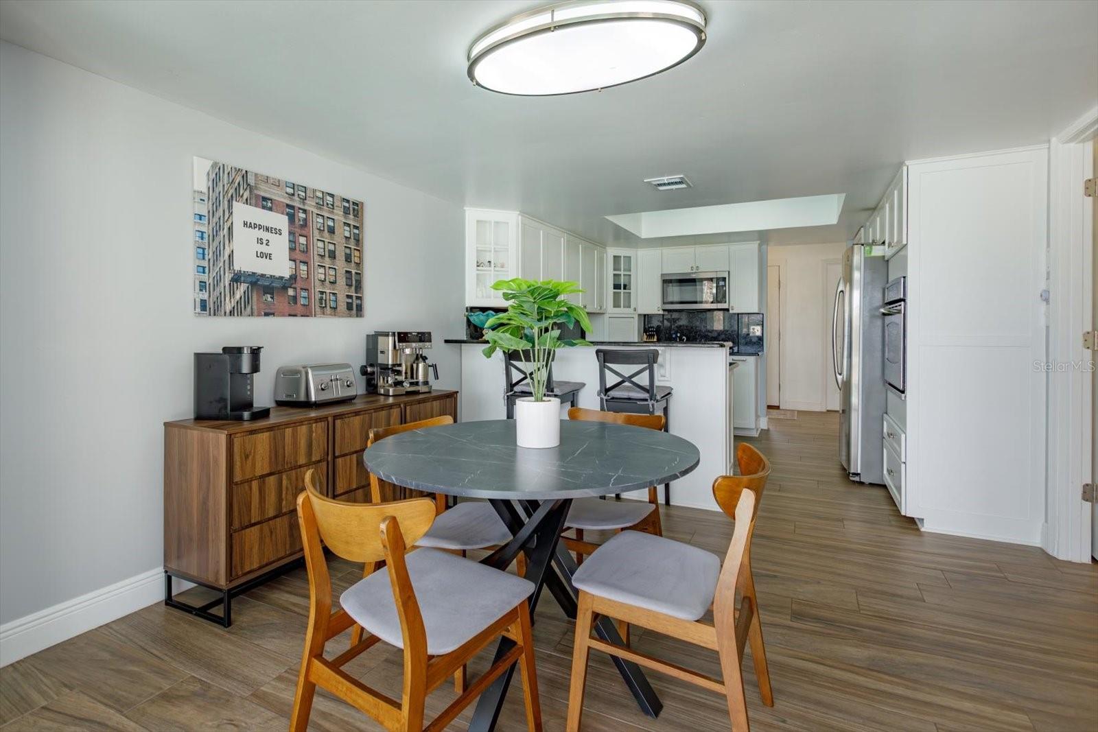 BAY LAKES AT GRANADA SEC 06 - Residential Lease