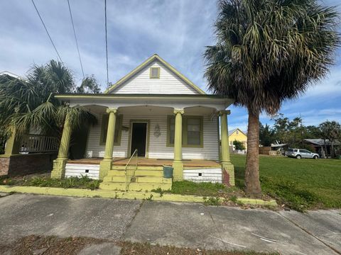 A home in TAMPA