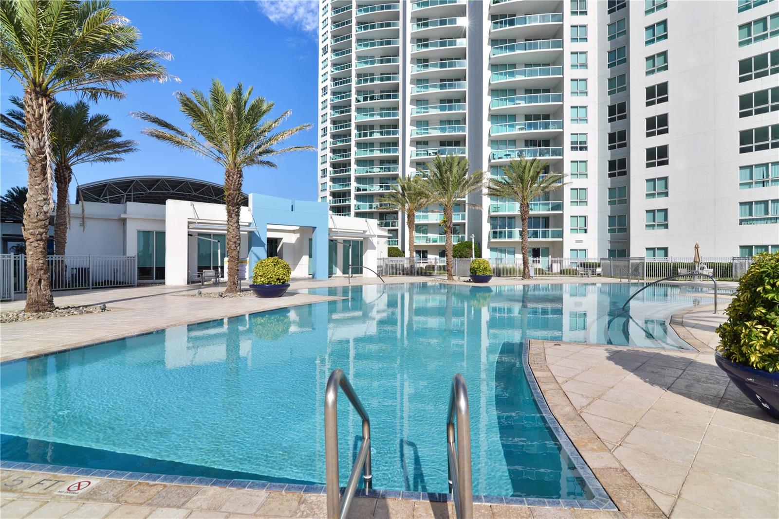 MARINA GRANDE/HALIFAX 01 - Residential