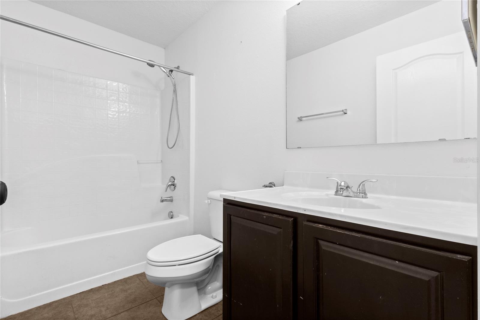 ASHBURN SQUARE TWNHMS - Residential Lease