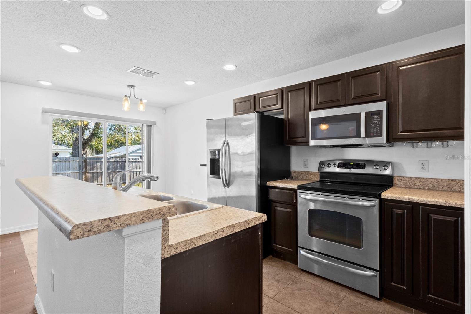 ASHBURN SQUARE TWNHMS - Residential Lease