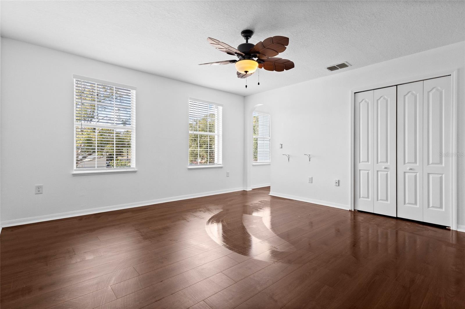 ASHBURN SQUARE TWNHMS - Residential Lease