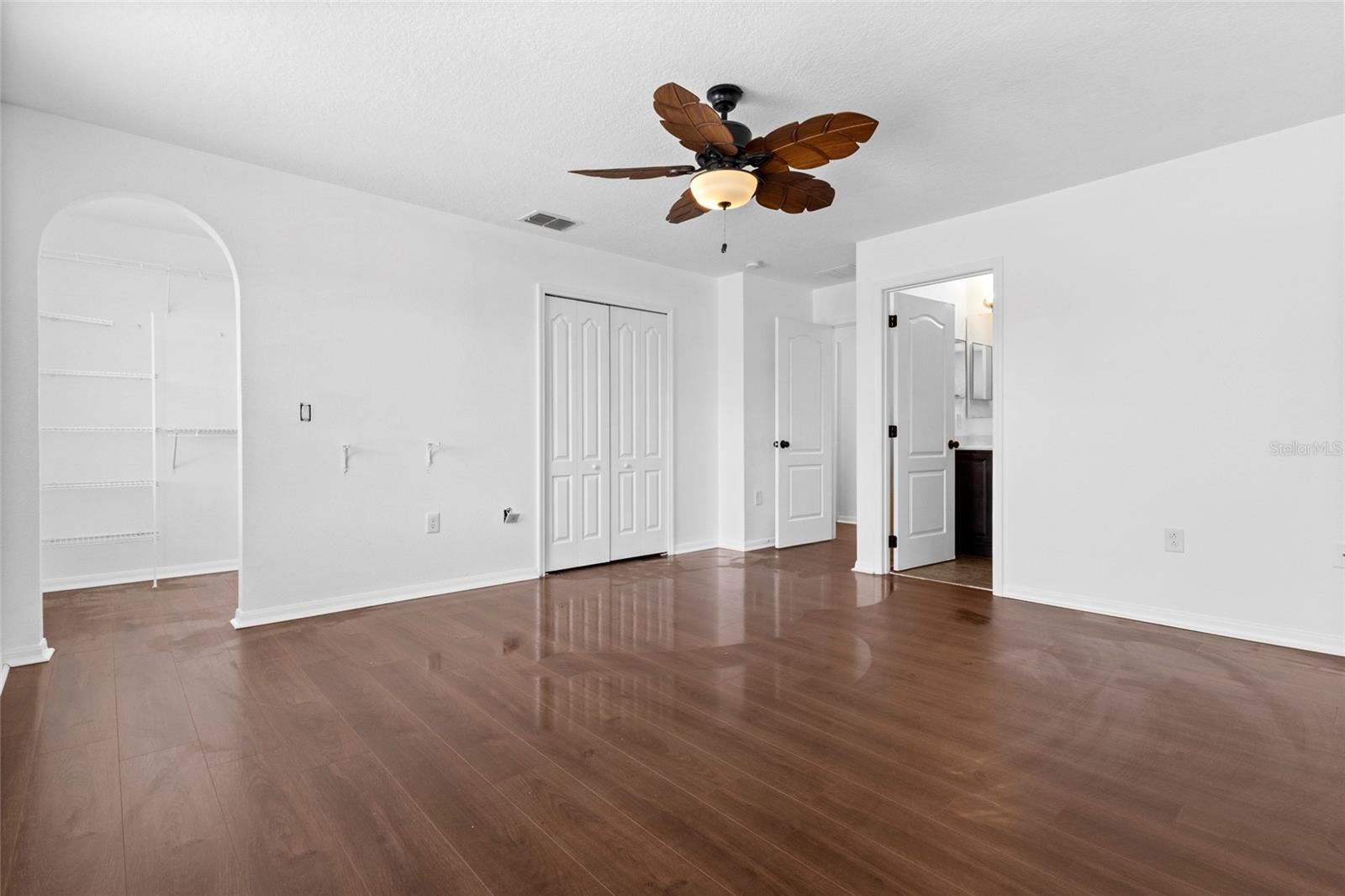 ASHBURN SQUARE TWNHMS - Residential Lease