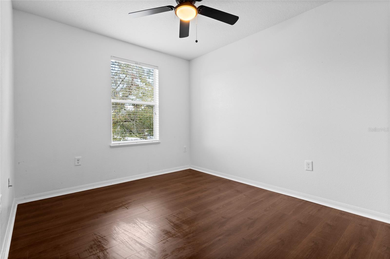 ASHBURN SQUARE TWNHMS - Residential Lease