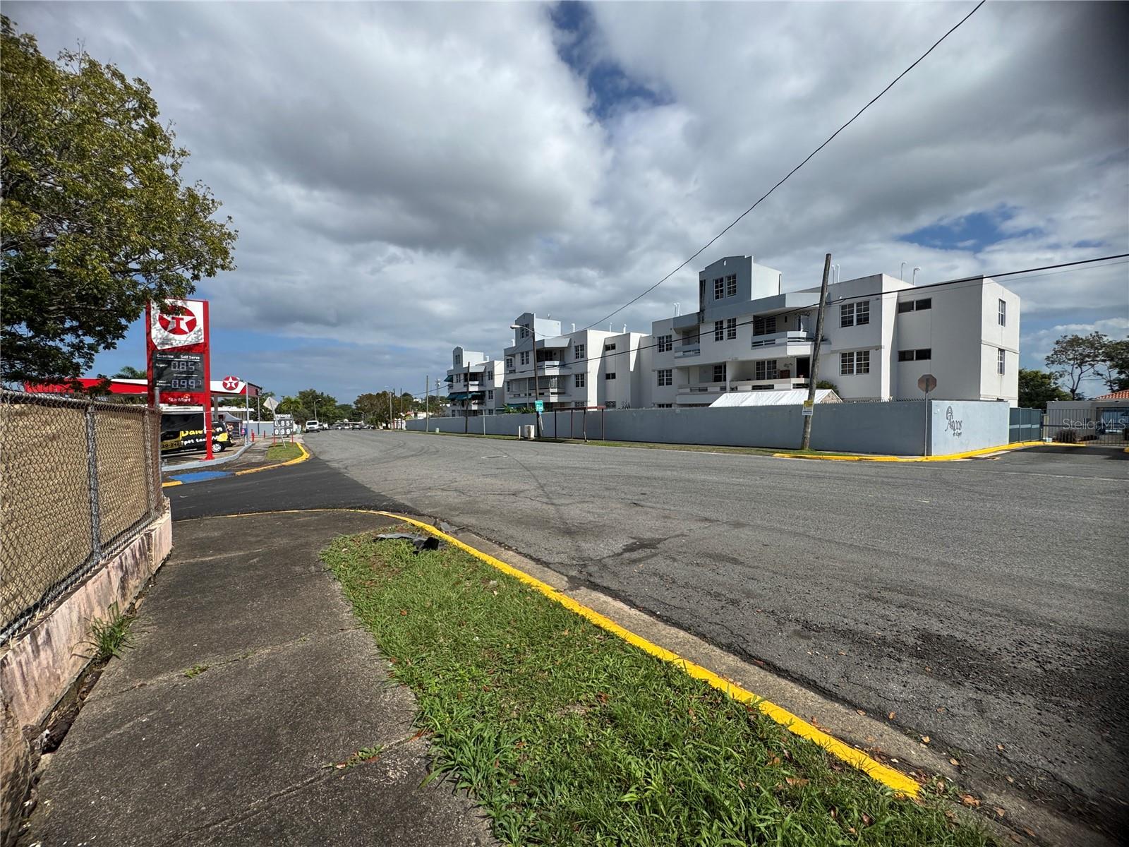 COND ARCOS DE CUPEY - Residential