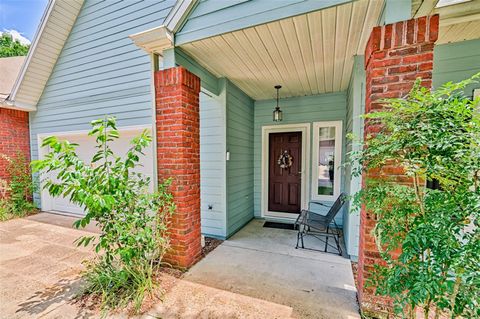 Photo of 10529 NW 28th Lane, Gainesville, FL 32606 (MLS # GC532529)