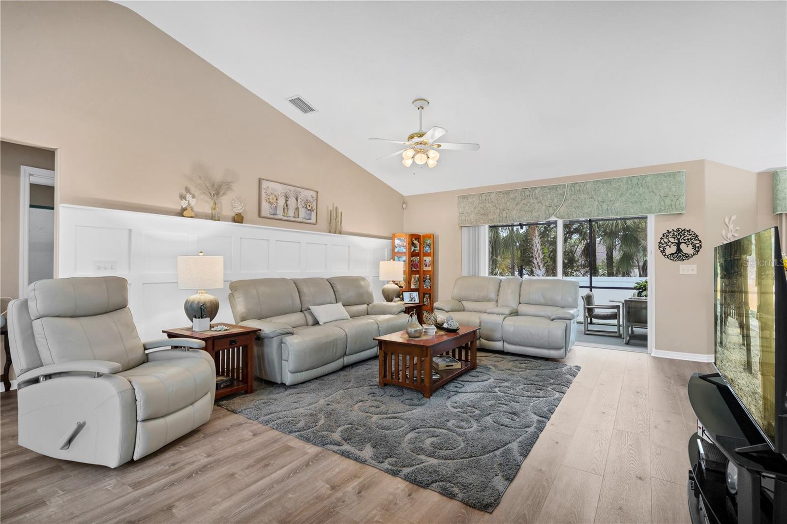 WOODLAKE - Residential