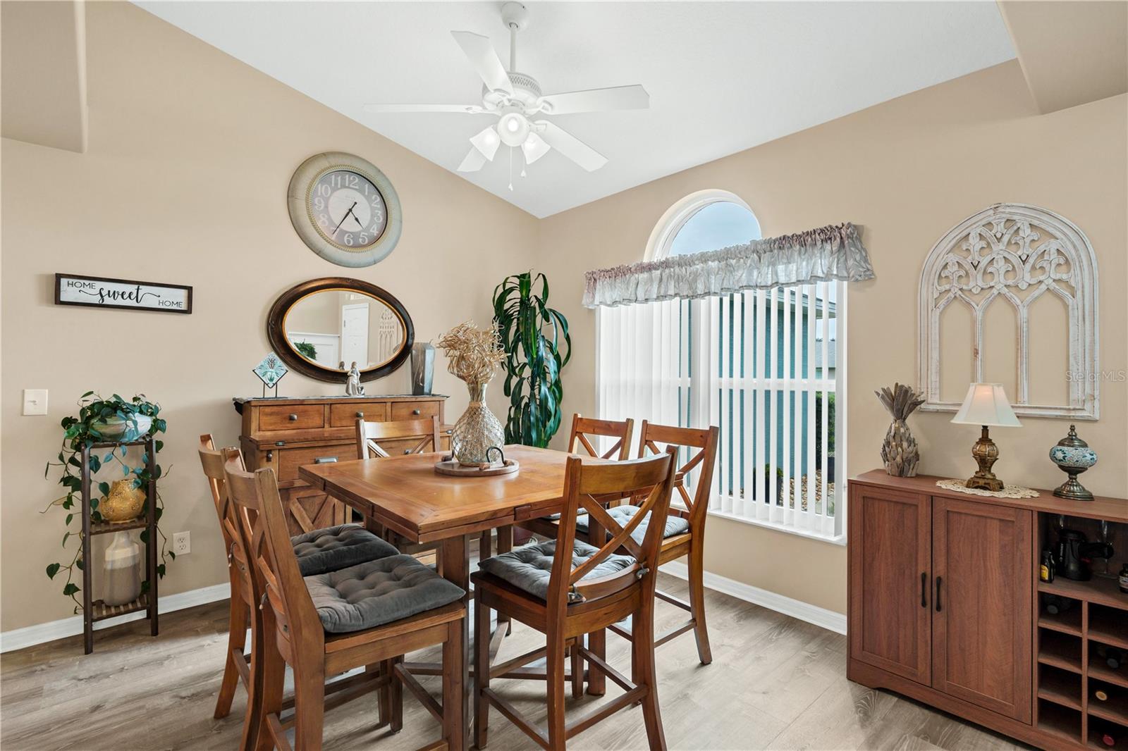 WOODLAKE - Residential