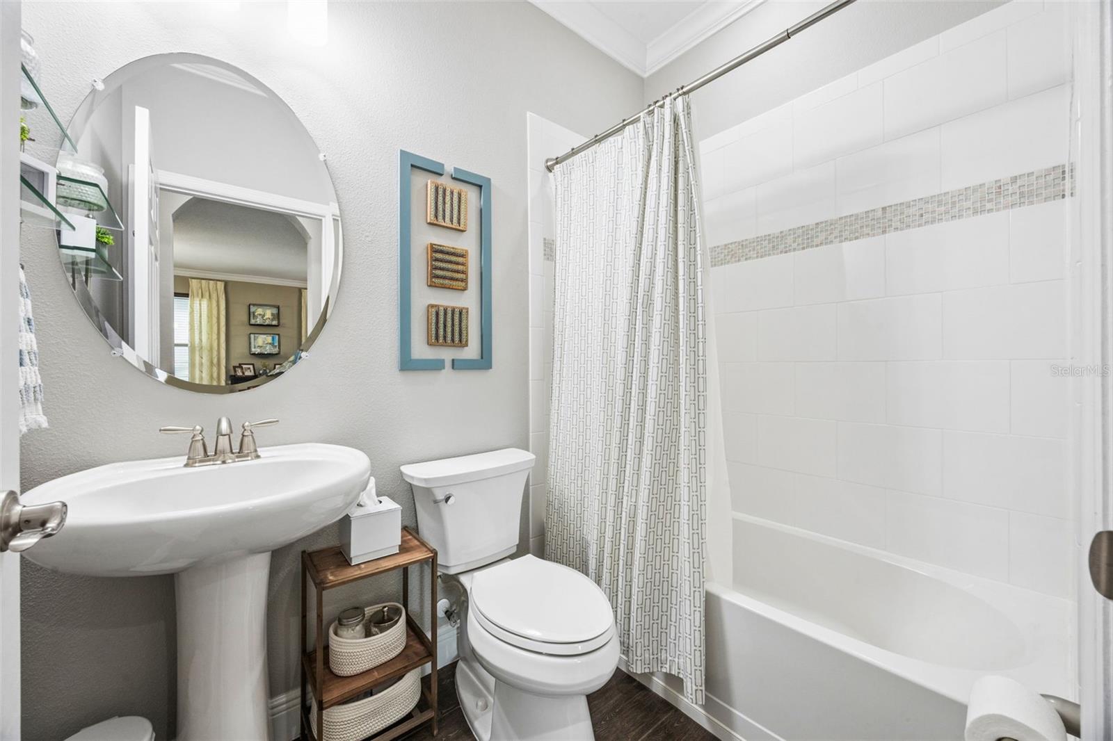 LAKESIDE ESTATES - Residential