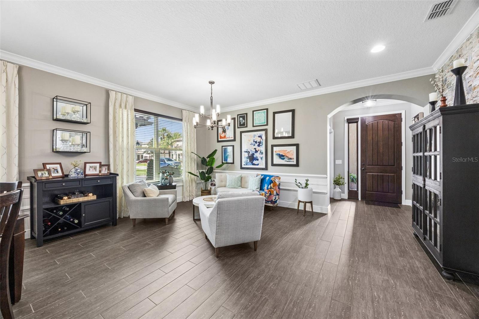 LAKESIDE ESTATES - Residential