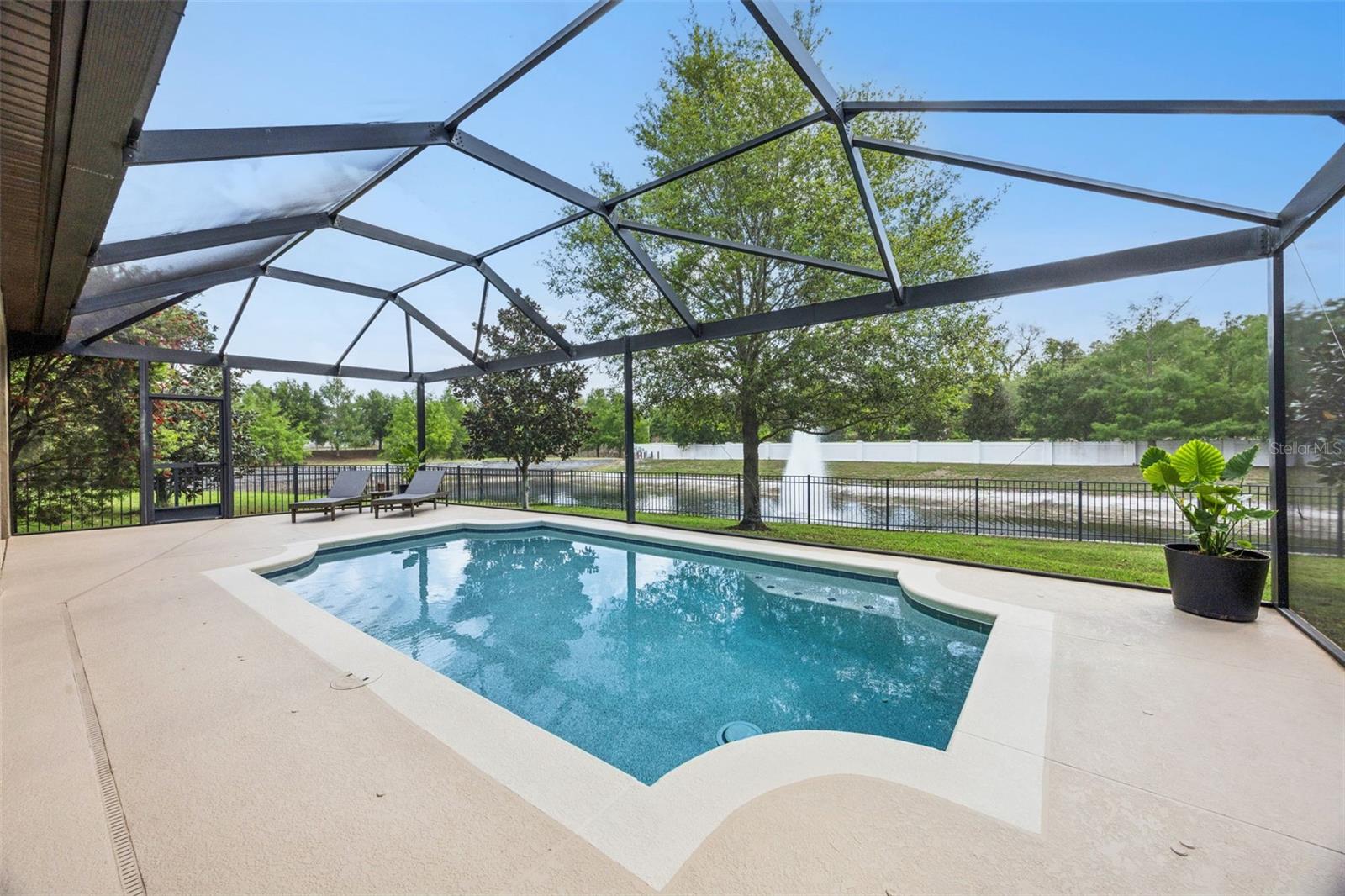 LAKESIDE ESTATES - Residential