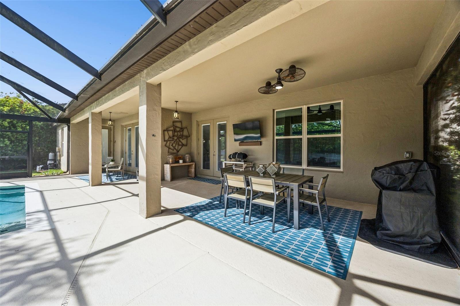 LAKESIDE ESTATES - Residential