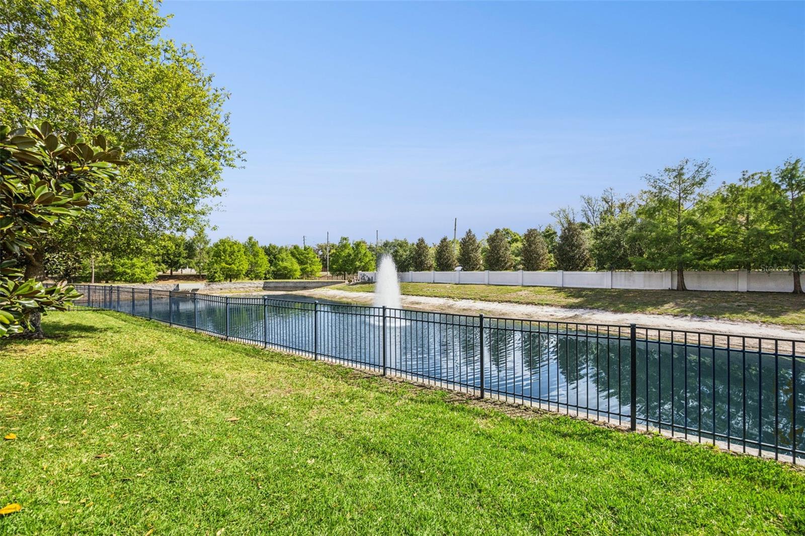 LAKESIDE ESTATES - Residential