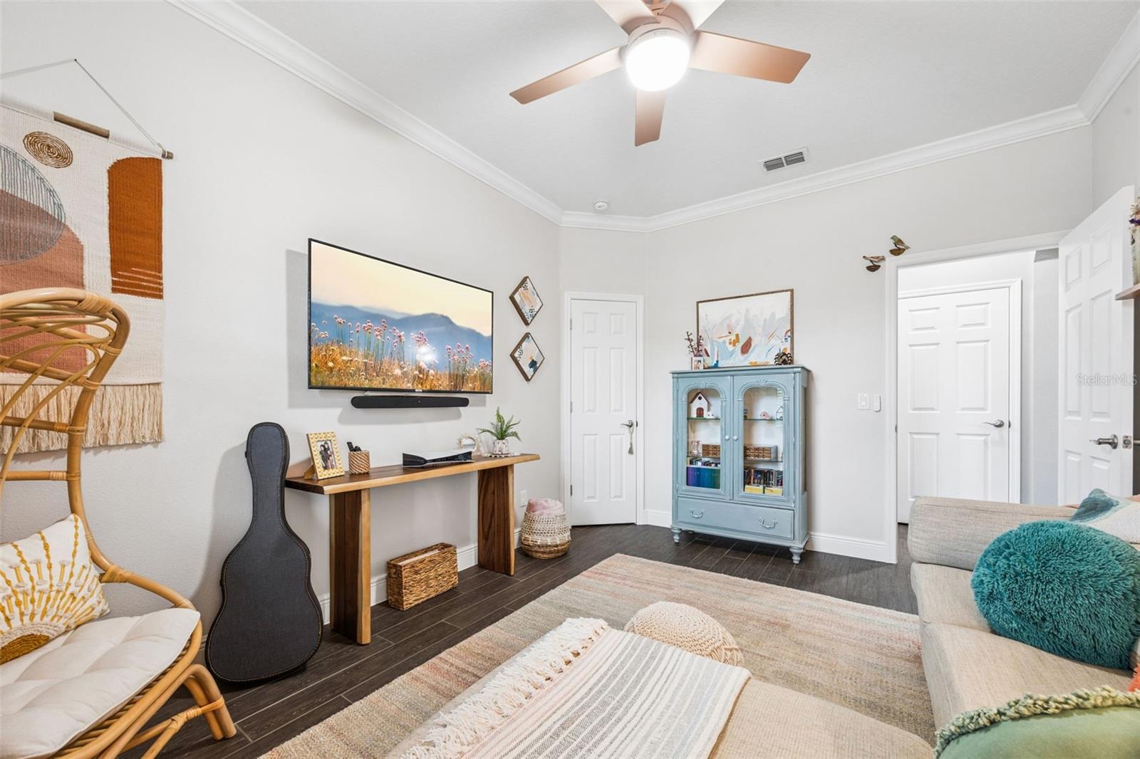 LAKESIDE ESTATES - Residential