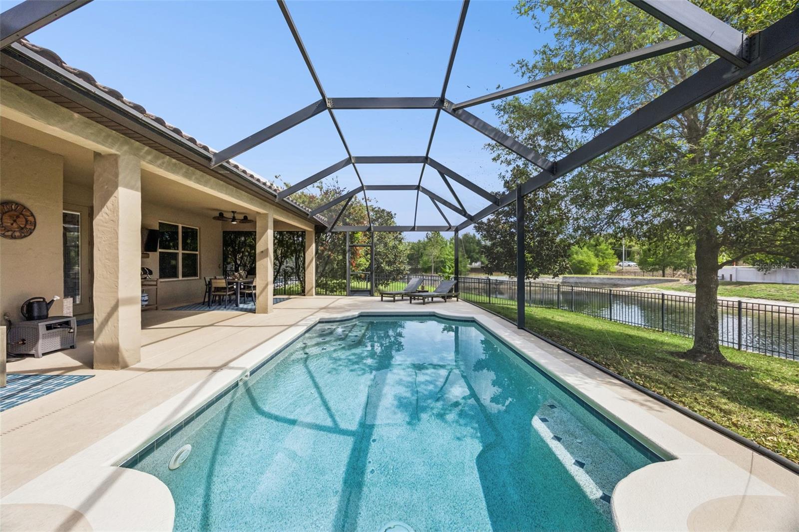 LAKESIDE ESTATES - Residential