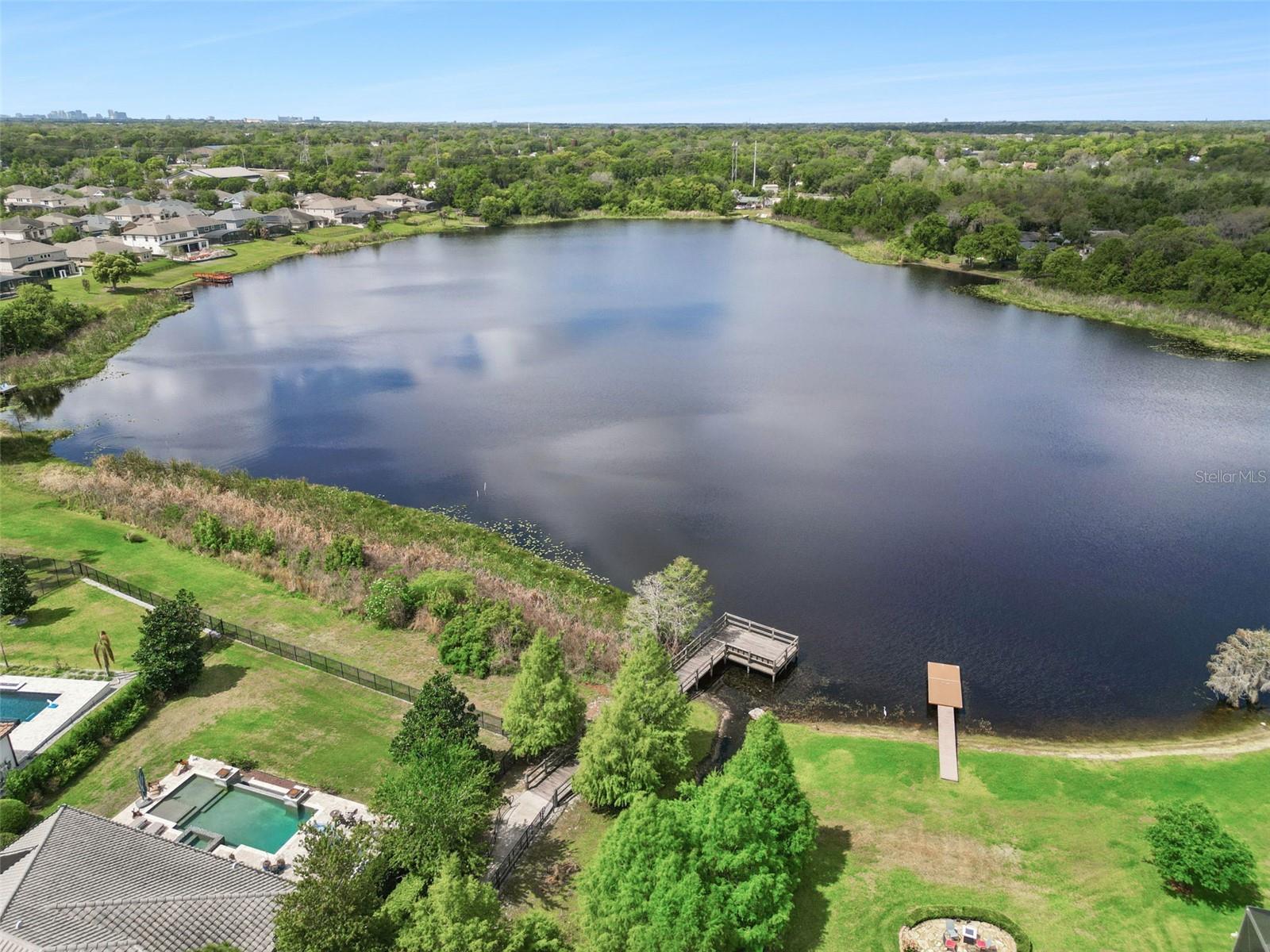 LAKESIDE ESTATES - Residential