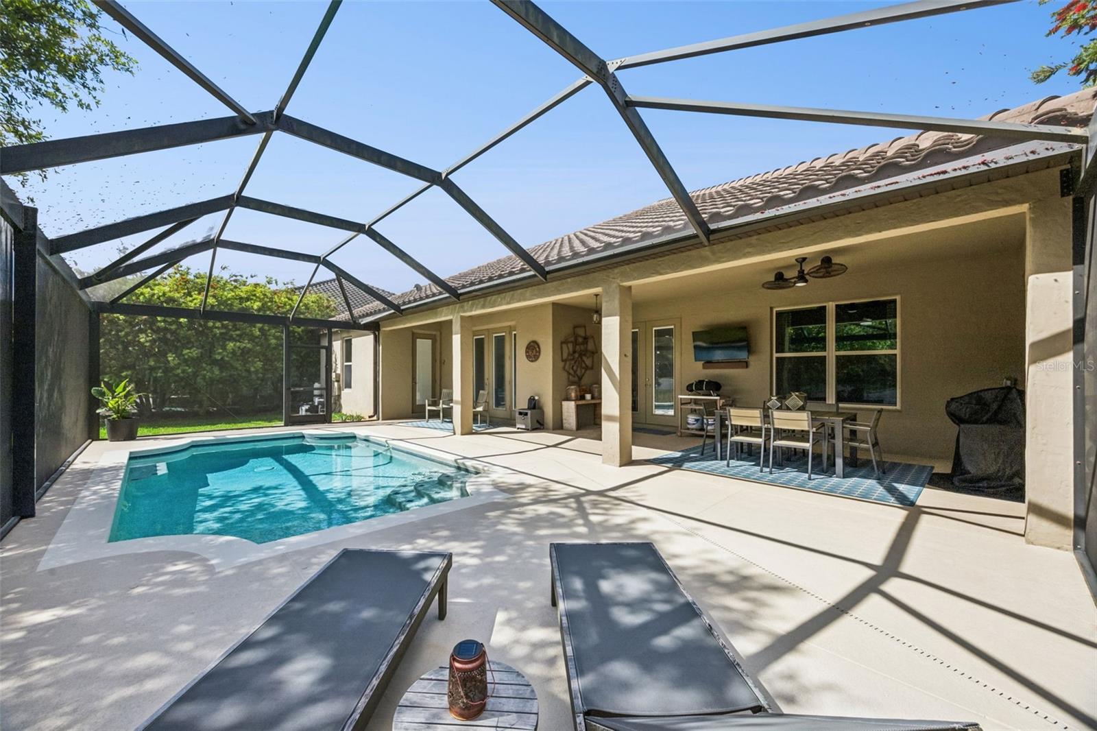 LAKESIDE ESTATES - Residential