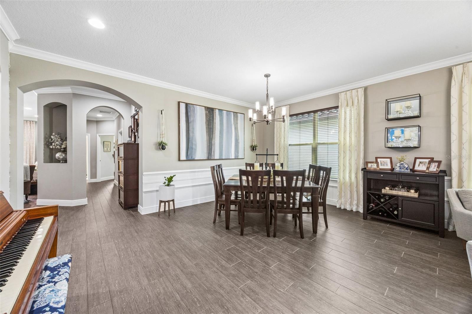 LAKESIDE ESTATES - Residential