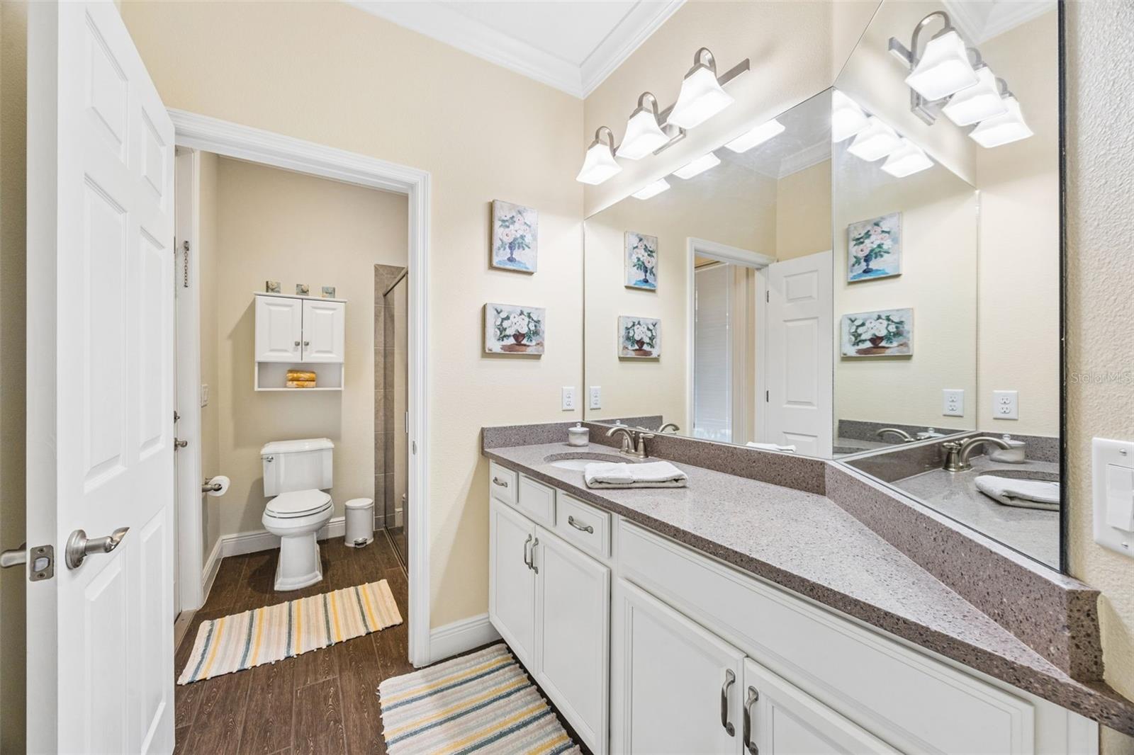 LAKESIDE ESTATES - Residential