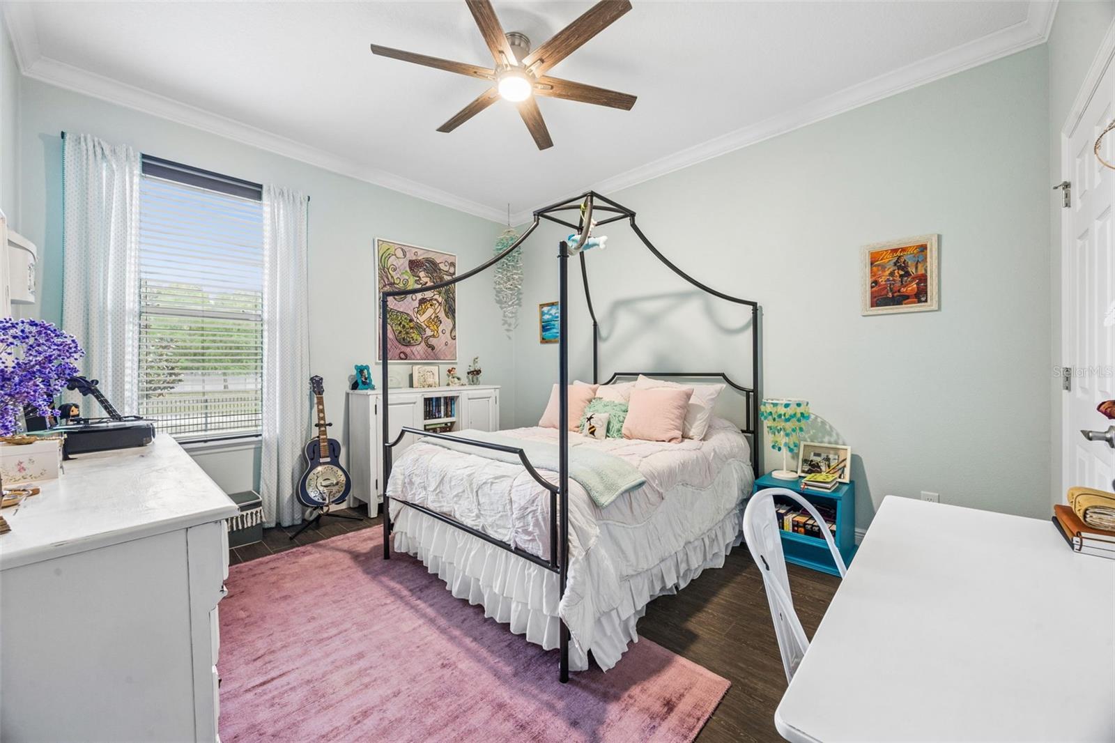 LAKESIDE ESTATES - Residential