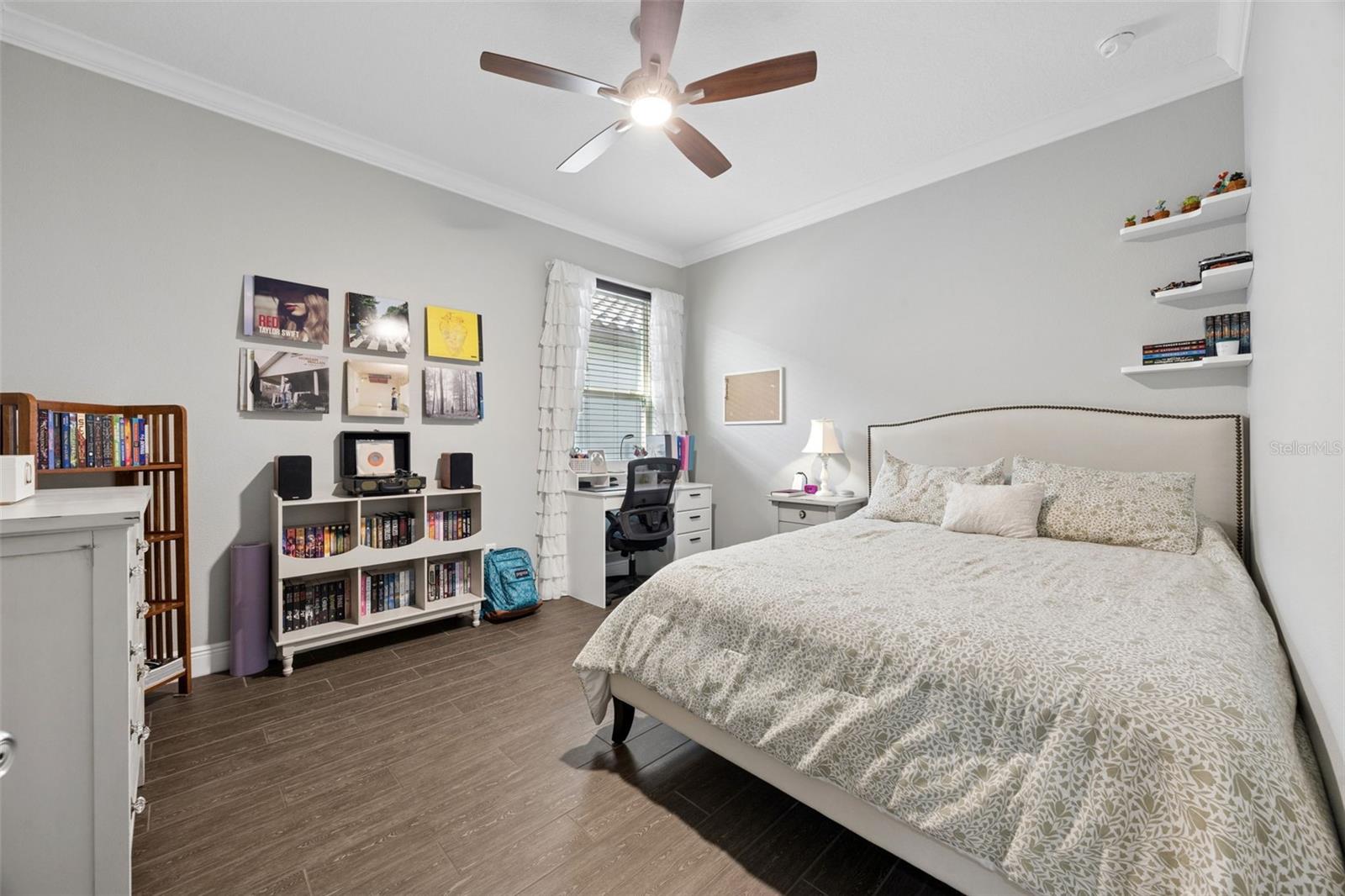 LAKESIDE ESTATES - Residential