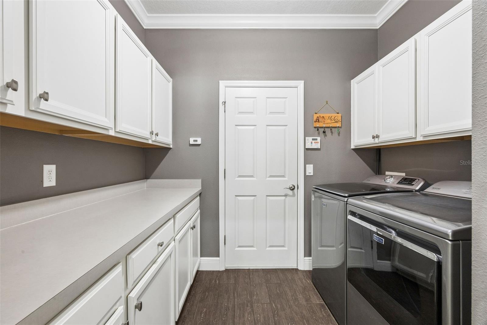 LAKESIDE ESTATES - Residential