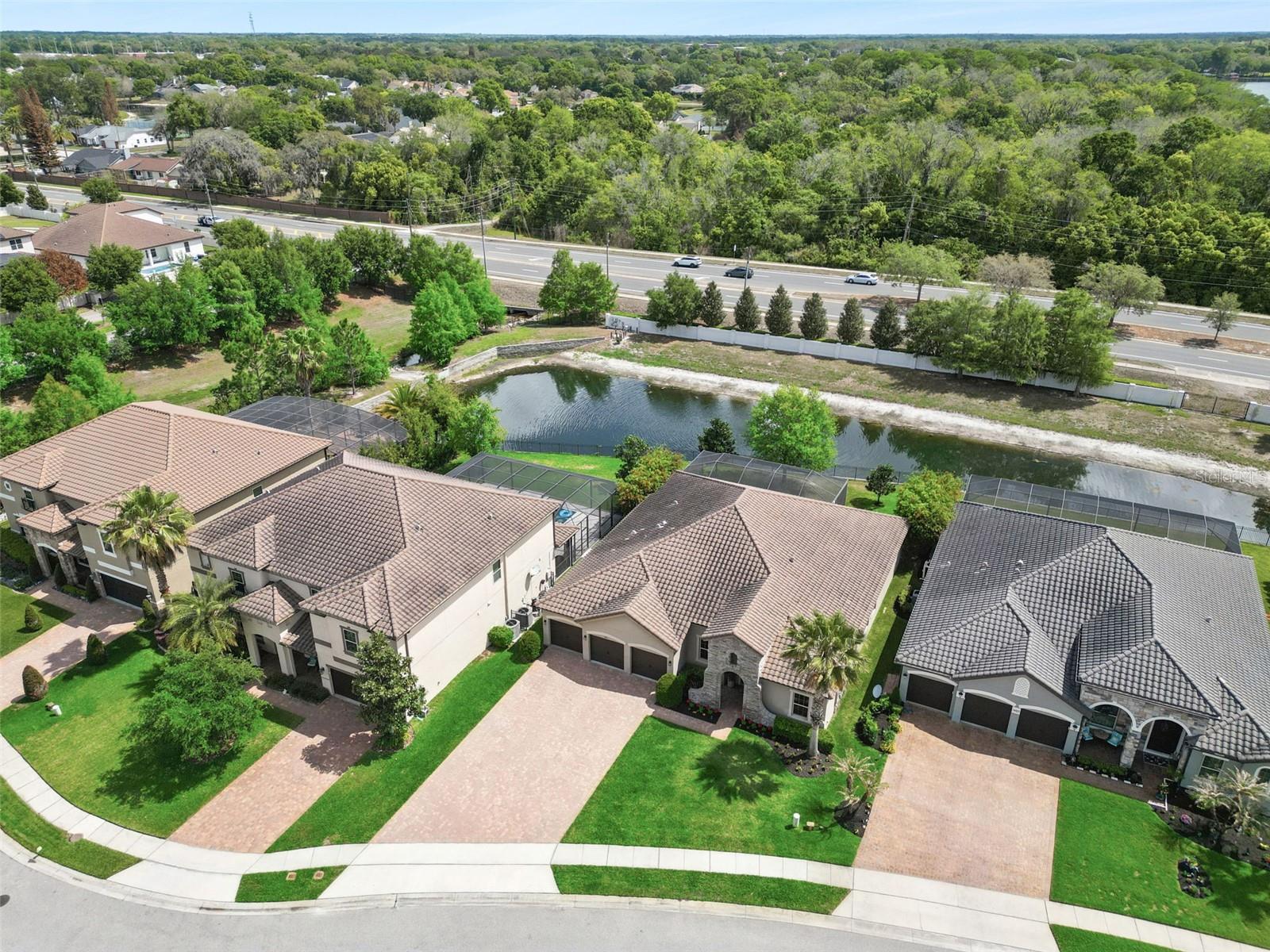 LAKESIDE ESTATES - Residential