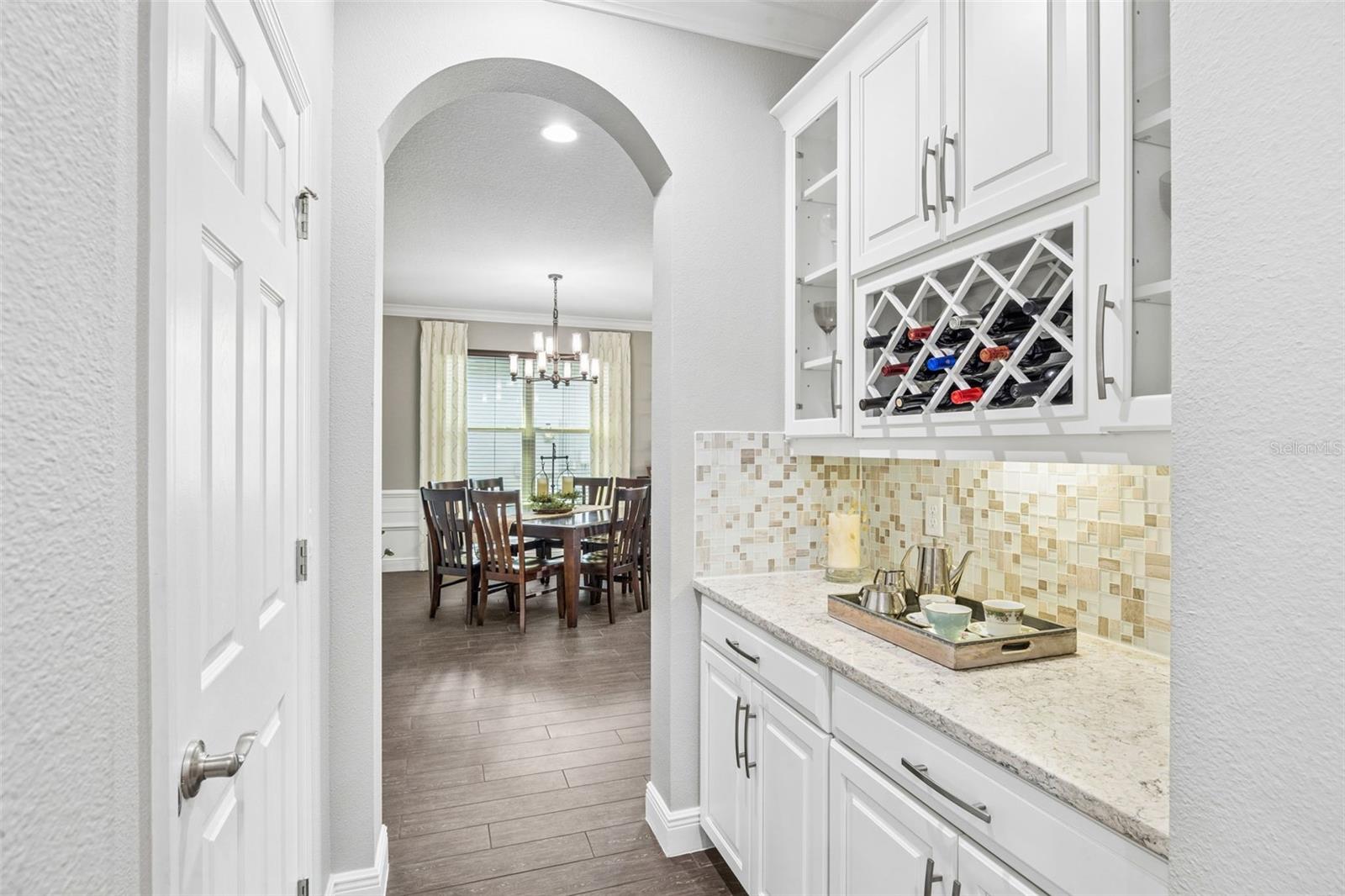 LAKESIDE ESTATES - Residential