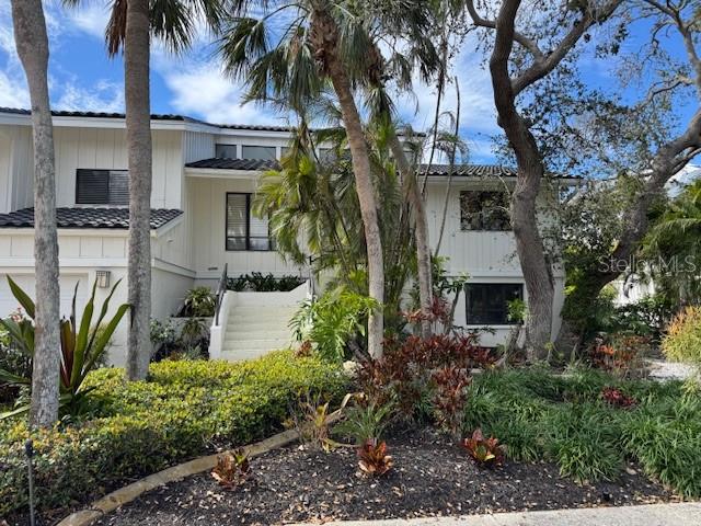 BAY ISLES - Residential