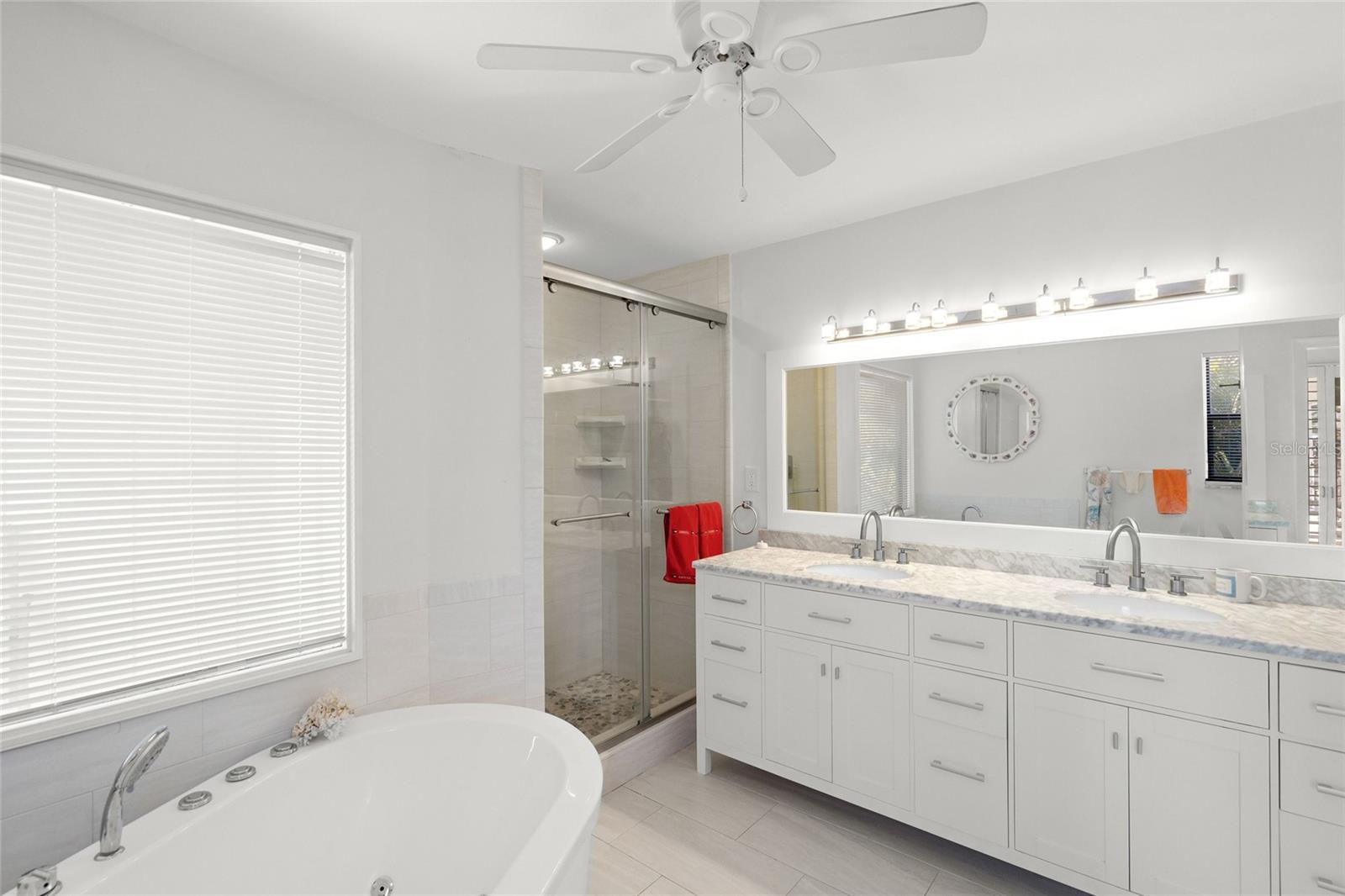 BAY ISLES - Residential