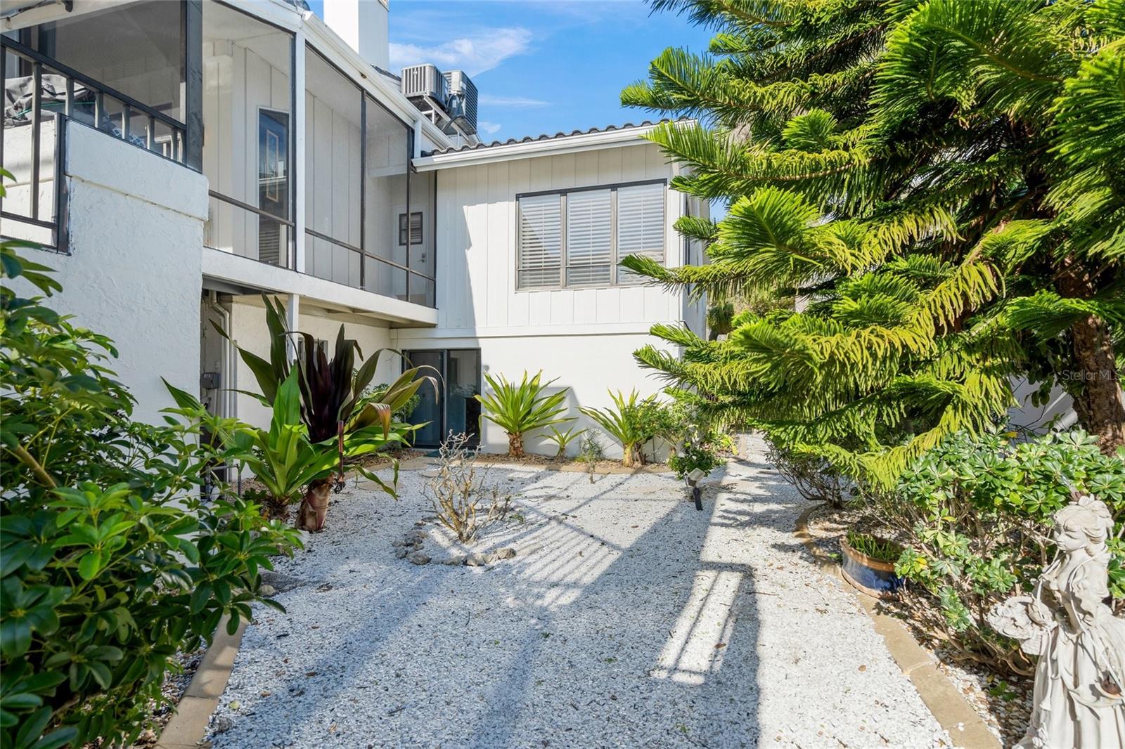 BAY ISLES - Residential