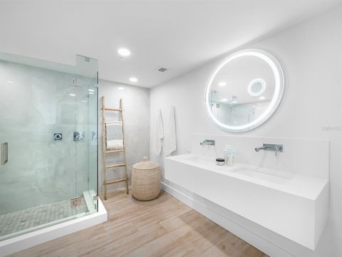A home in LONGBOAT KEY