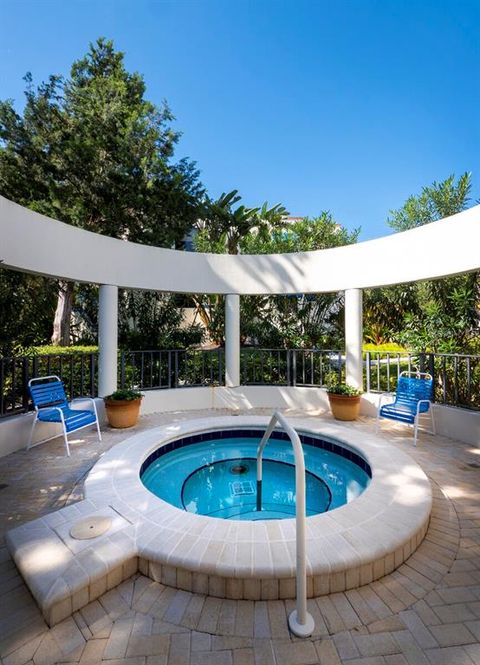 A home in LONGBOAT KEY
