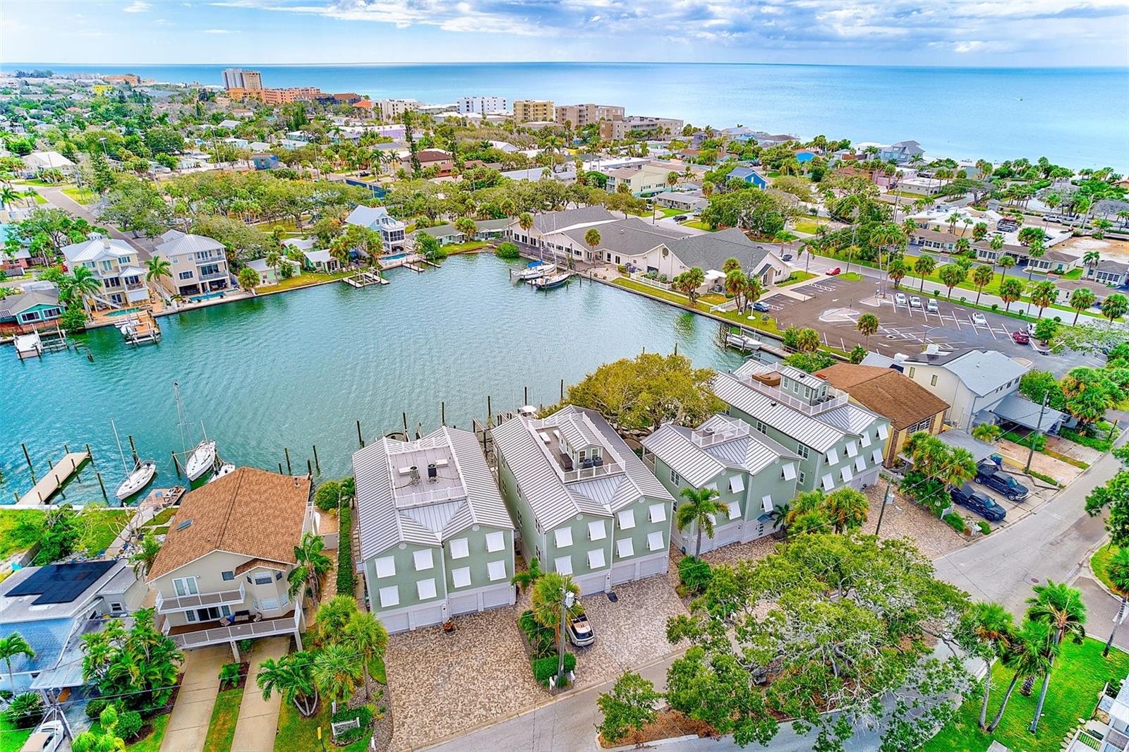 BAYSIDE OAKS - Residential