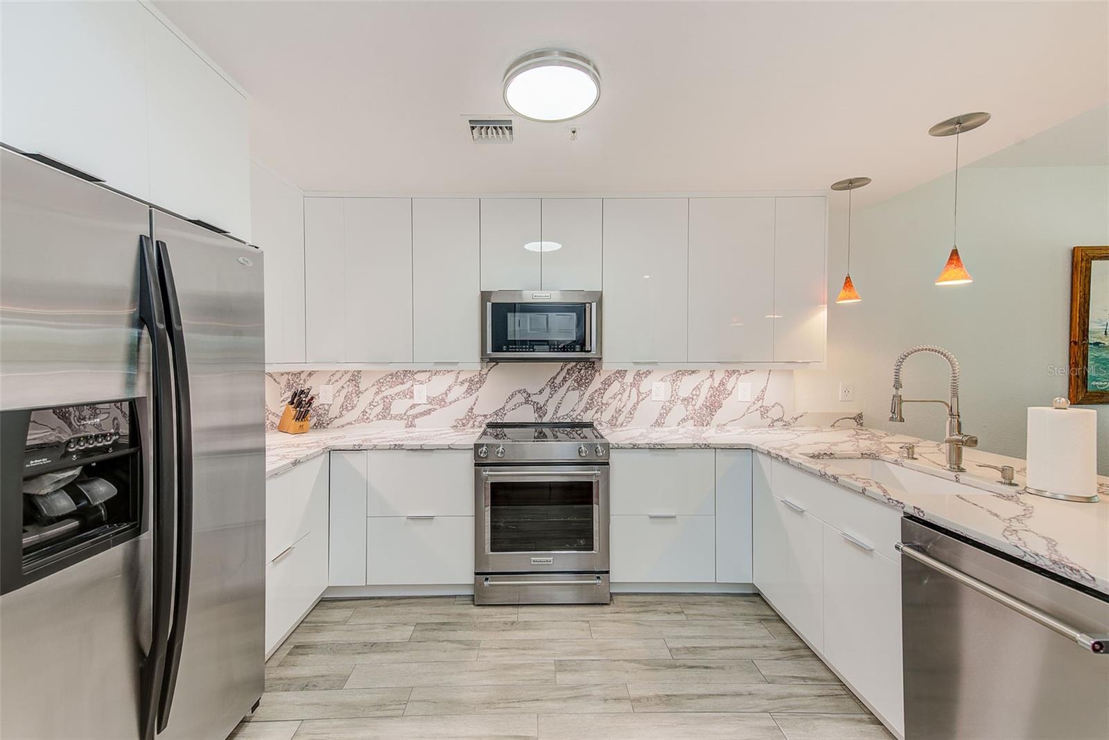 BAYSIDE OAKS - Residential