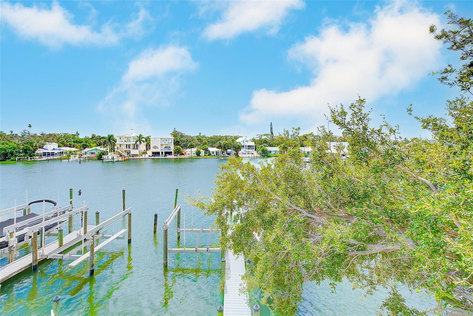 BAYSIDE OAKS - Residential