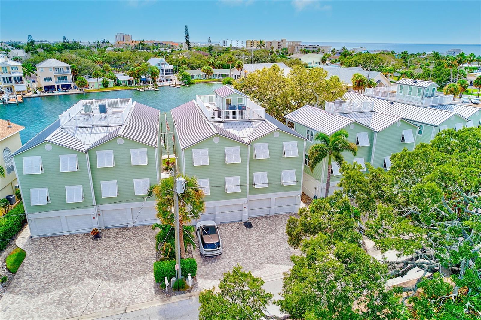 BAYSIDE OAKS - Residential