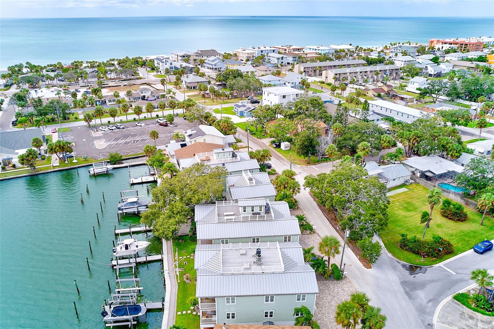 BAYSIDE OAKS - Residential