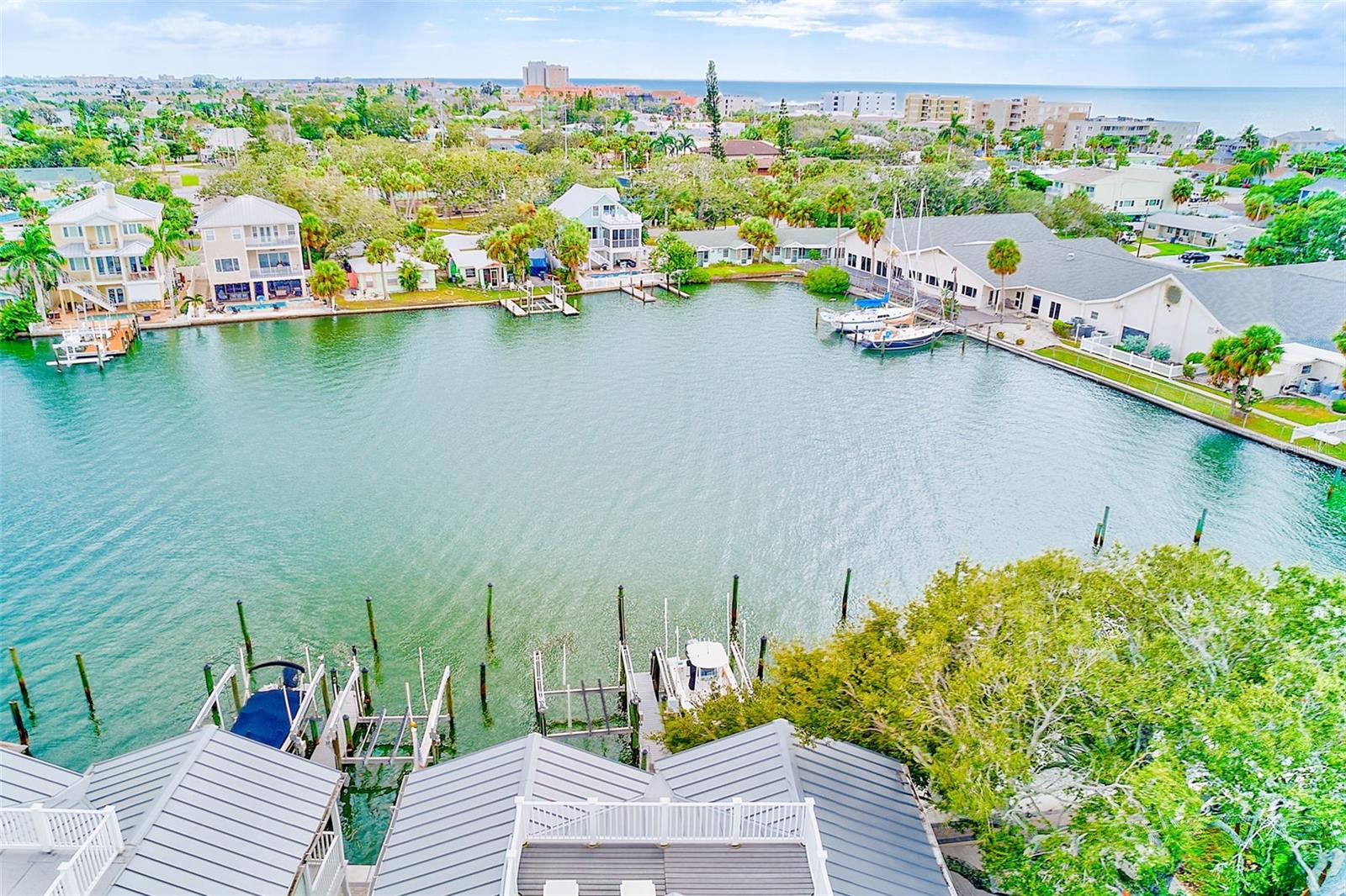 BAYSIDE OAKS - Residential