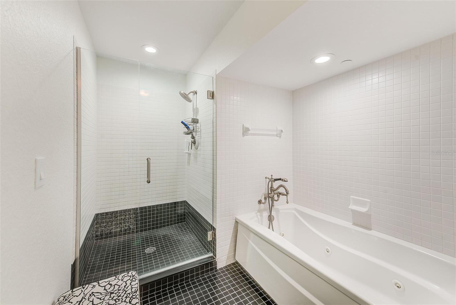 BAYSIDE OAKS - Residential