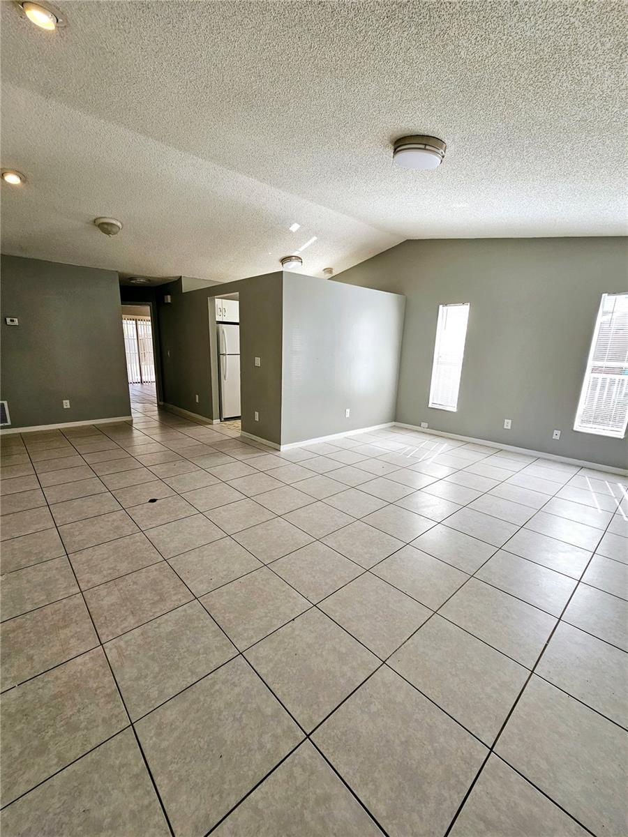 SUTTON RIDGE PH 01 - Residential Lease