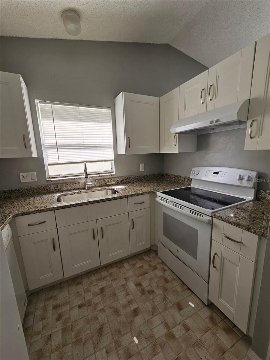 SUTTON RIDGE PH 01 - Residential Lease