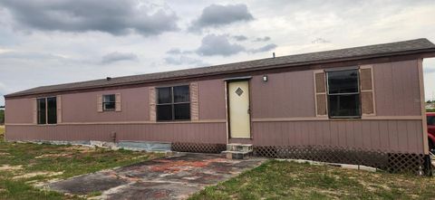Photo of 1943 Hunt Brothers Rd, Lake Wales, FL 33898 (MLS # G5112315)