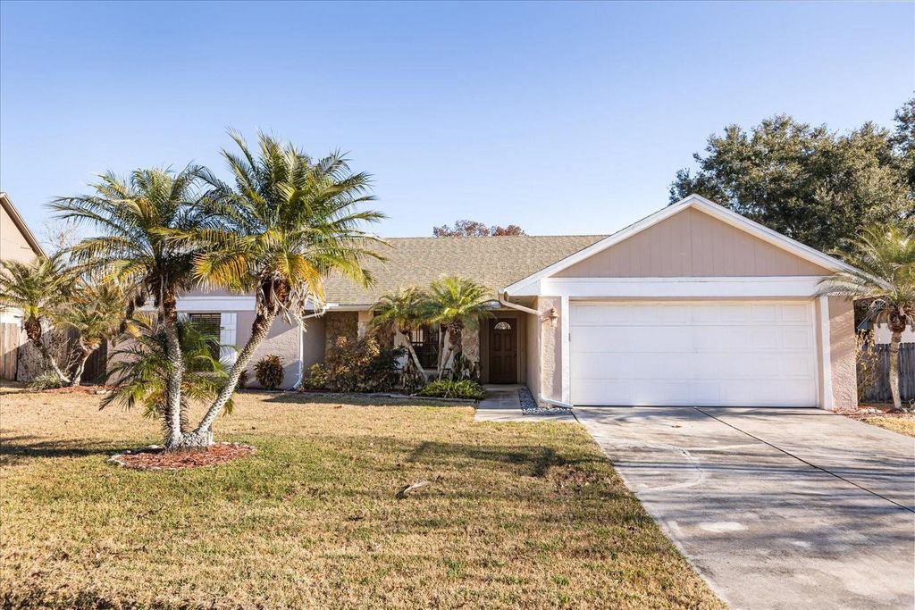 Photo of 1011 Faircloth Court, Oviedo, FL 32765 (MLS # S5143082)