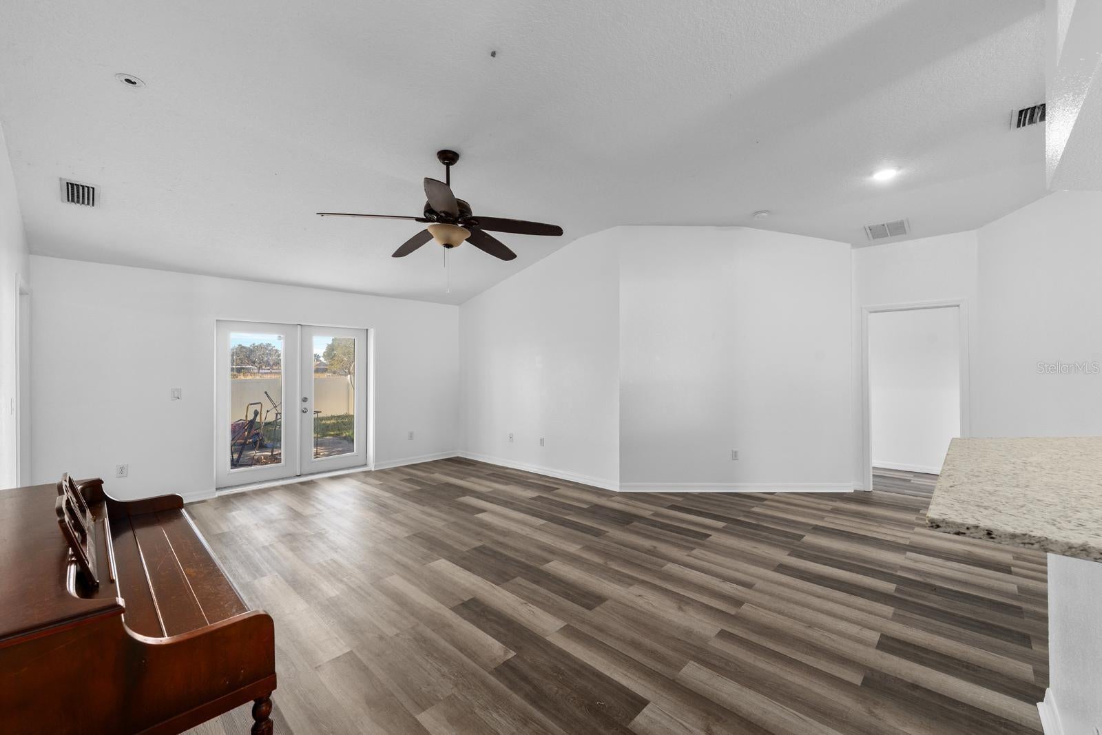 3609 TRAPNELL GROVE LOOP